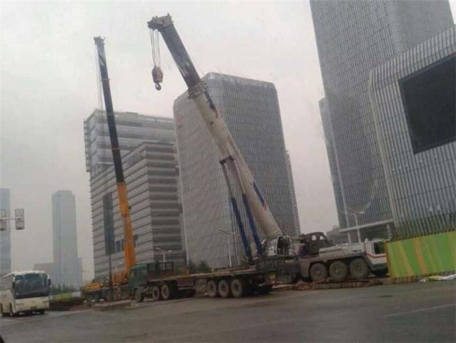 桦甸市“自动找平”—— 吊车的 “平地神器” 技术